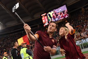 Francesco Totti of Roma take a selfie after the Serie A match between AS Roma and US Citta di Palermo at Stadio Olimpico on May 31, 2015 in Rome, Italy.  (Photo by Tullio M. Puglia/Getty Images)