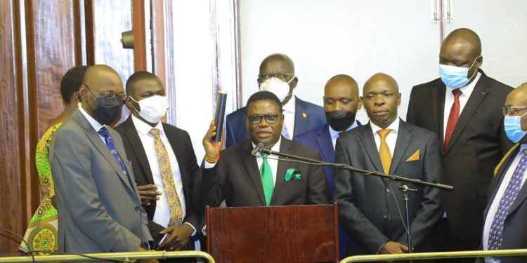 Social justice advocates challenge Mao on professionalism