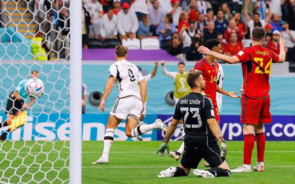 Fuellkrug strikes late to salvage Germany World Cup draw with Spain