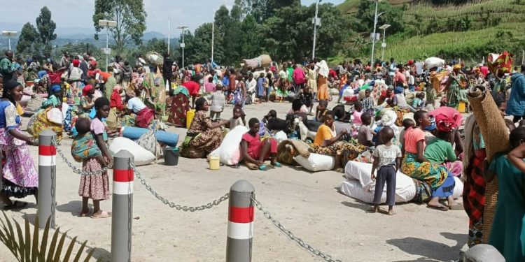 300,000 flee violence in DR Congo in February – UNHCR - 93.3 KFM