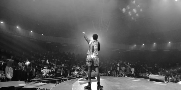 Azawi stamps her presence with concert