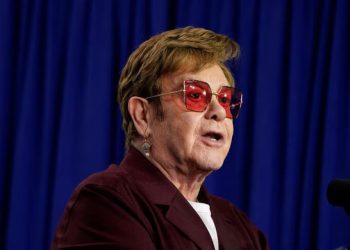 Elton John says he has lost his eyesight